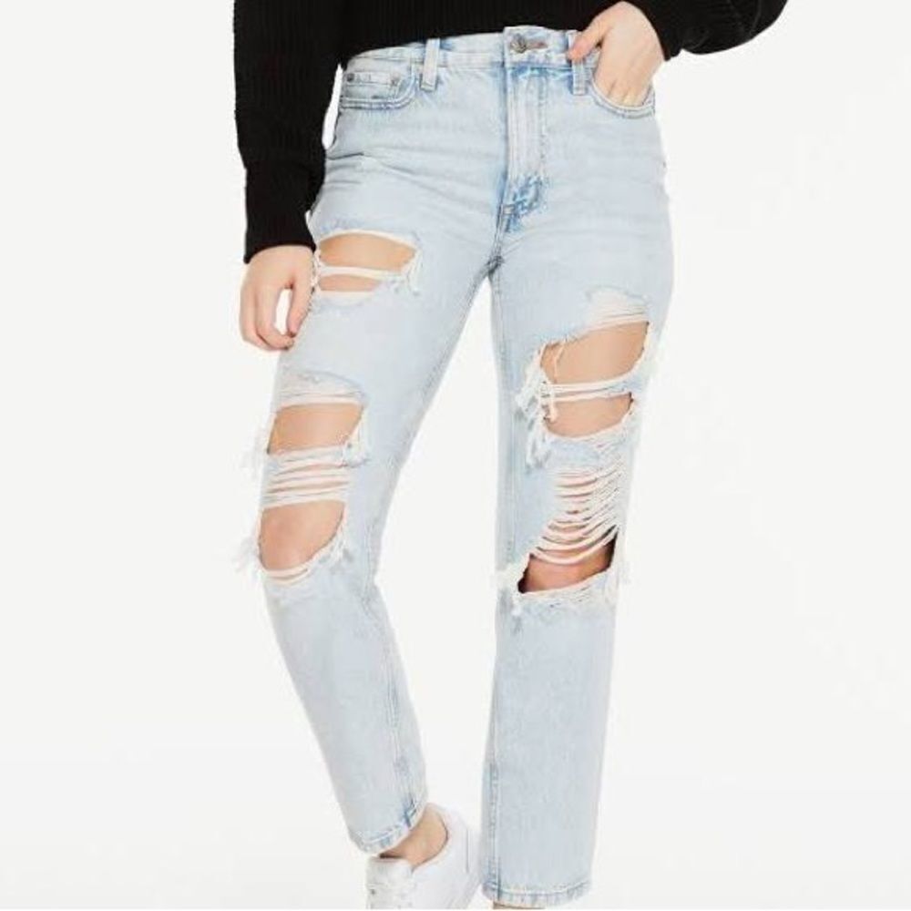 Aeropostale High Rise Mom Jeans Distressed Light Wash 6